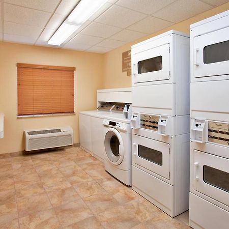 Candlewood Suites Kansas City Airport Экстерьер фото