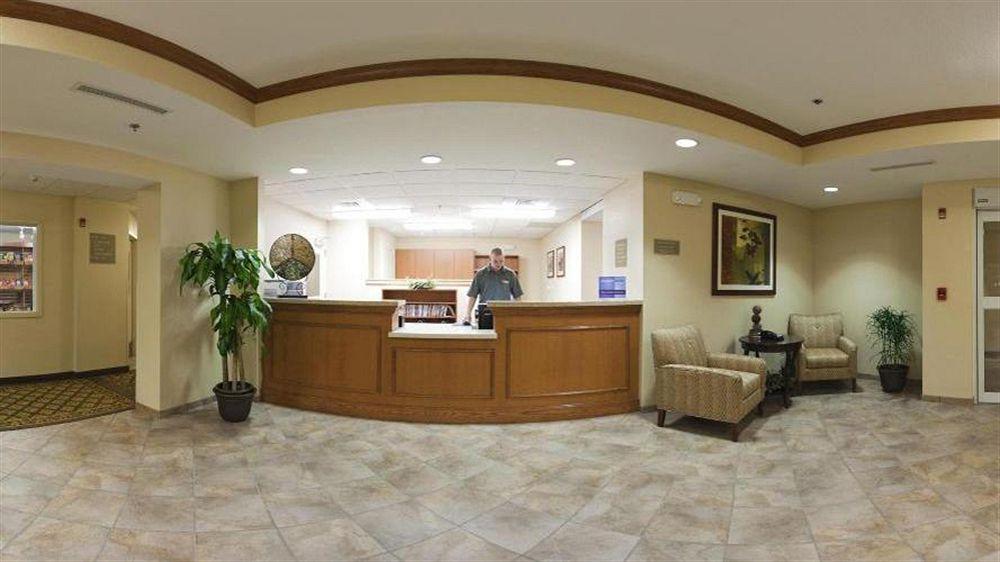 Candlewood Suites Kansas City Airport Экстерьер фото