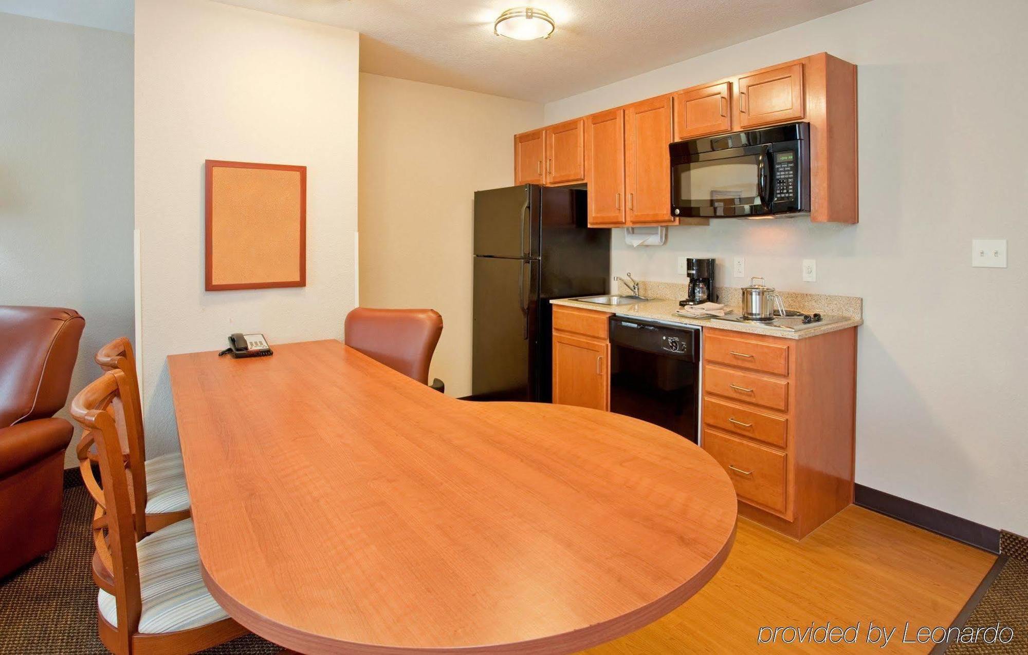 Candlewood Suites Kansas City Airport Экстерьер фото