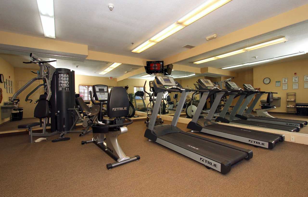 Candlewood Suites Kansas City Airport Экстерьер фото